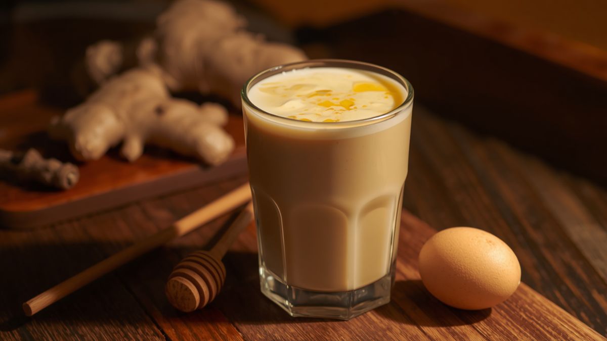 STMJ hangat, minuman susu telur madu jahe khas Indonesia