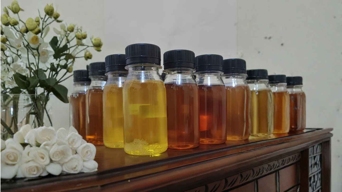 foto tester madu gratis dari madu kencono yang mengkristal
