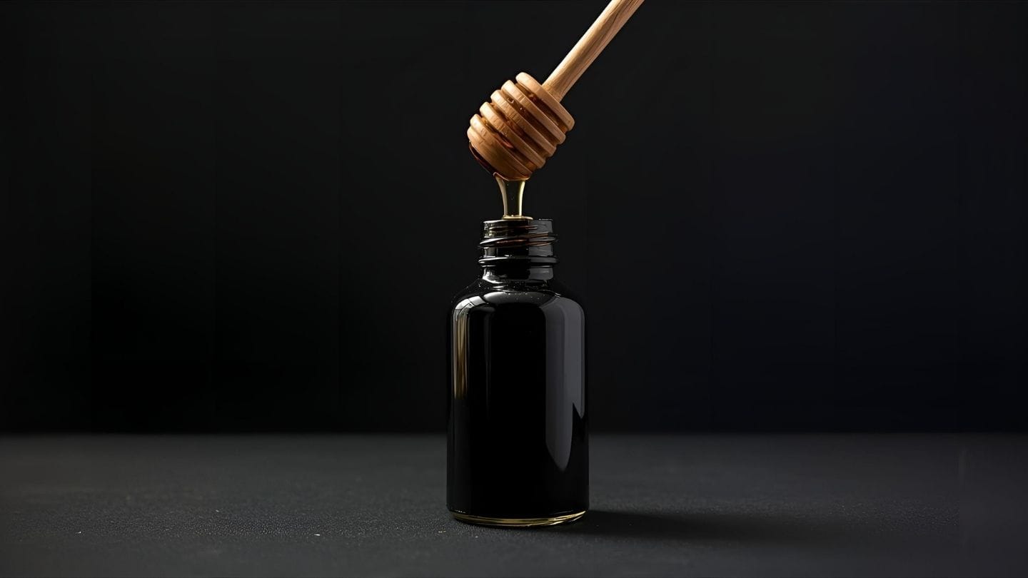 ilustrasi gambar madu hitam pahit campur sambiloto